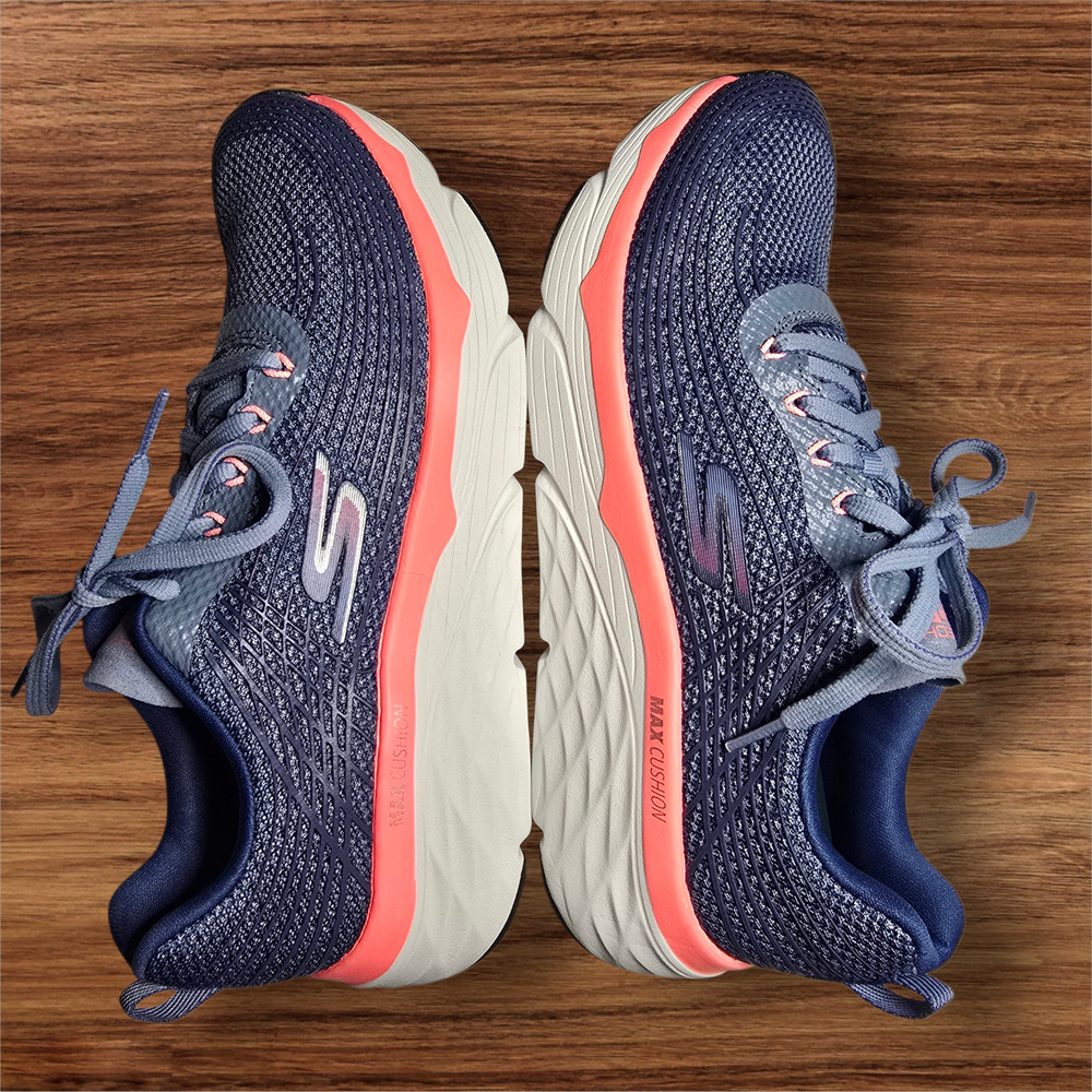 Skechers Women's Go Run Max Cushion Elite Sneakers Blue, Size 10 - Picture 3 of 7